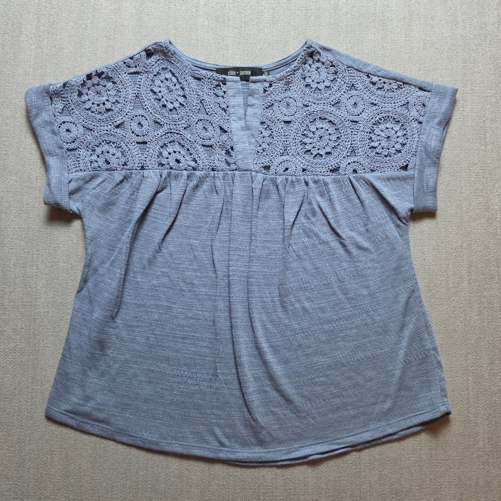 Chloe + Jasmine Blouse Women Small Blue Crochet Lace Yoke Short Sleeve Slub Knit